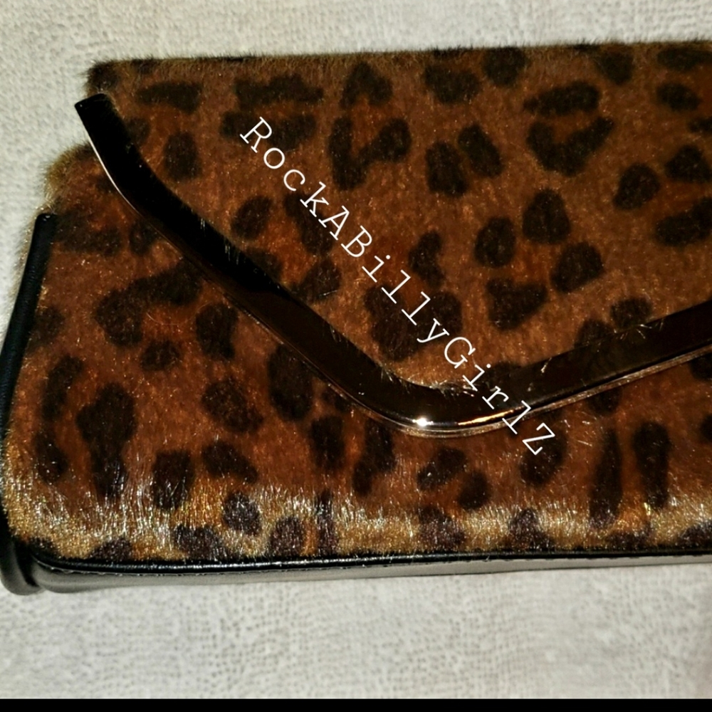 Sourpuss Tan Leopard Faux Fur Magnetic Closure Clutch Purse w Black Satin Lining - Picture 7 of 10